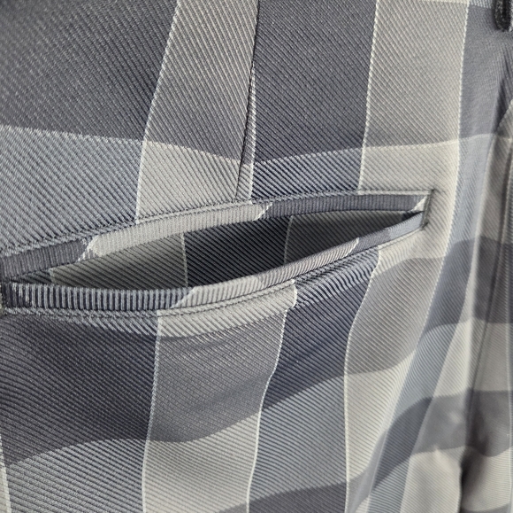 NWT Under Armour Men's Loose Fit Heat Gear Plaid Flat Front Golf Shorts Size 34 - Picture 8 of 11